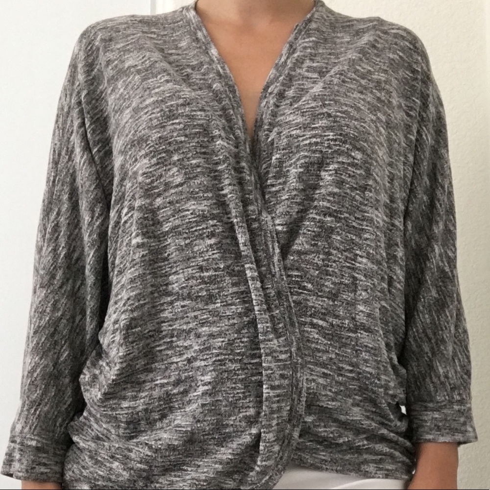 👚 3/4 Sleeve Sweater | Women’s medium